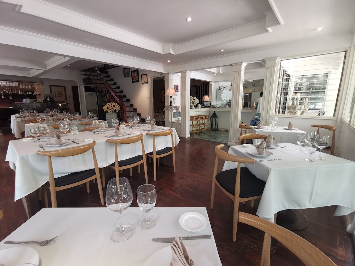 New’s Restaurant & Bar(Pizzazo)