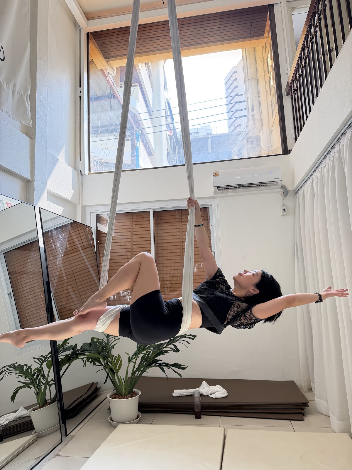 Humming Bird Studio Phrom Phong
