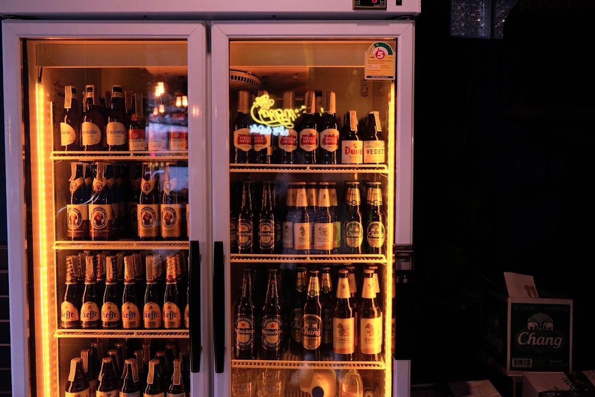 Younger Bar & Café