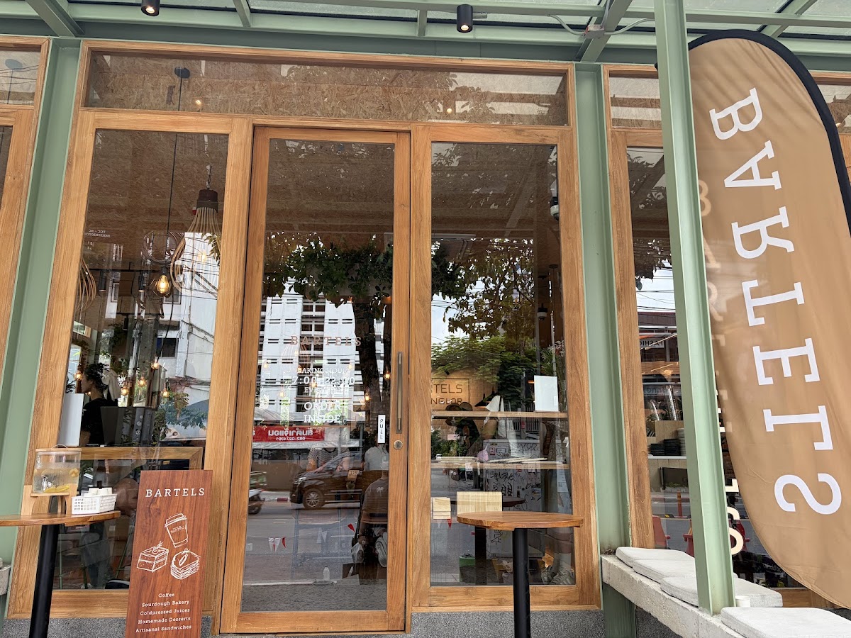 BARTELS Thonglor - Sourdough Sandwiches, Coffee & Juicery