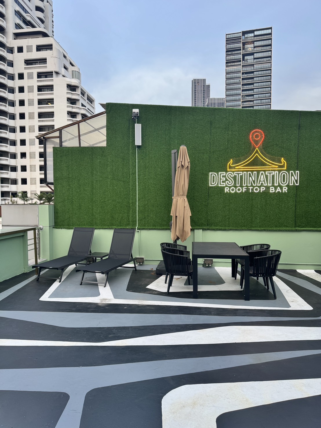 Destination RoofTop Bar