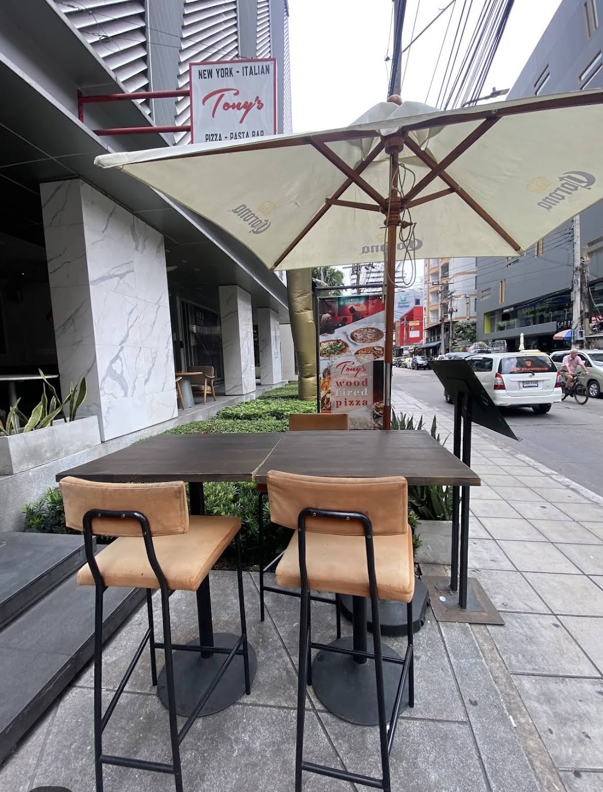 Tony's Sukhumvit 11