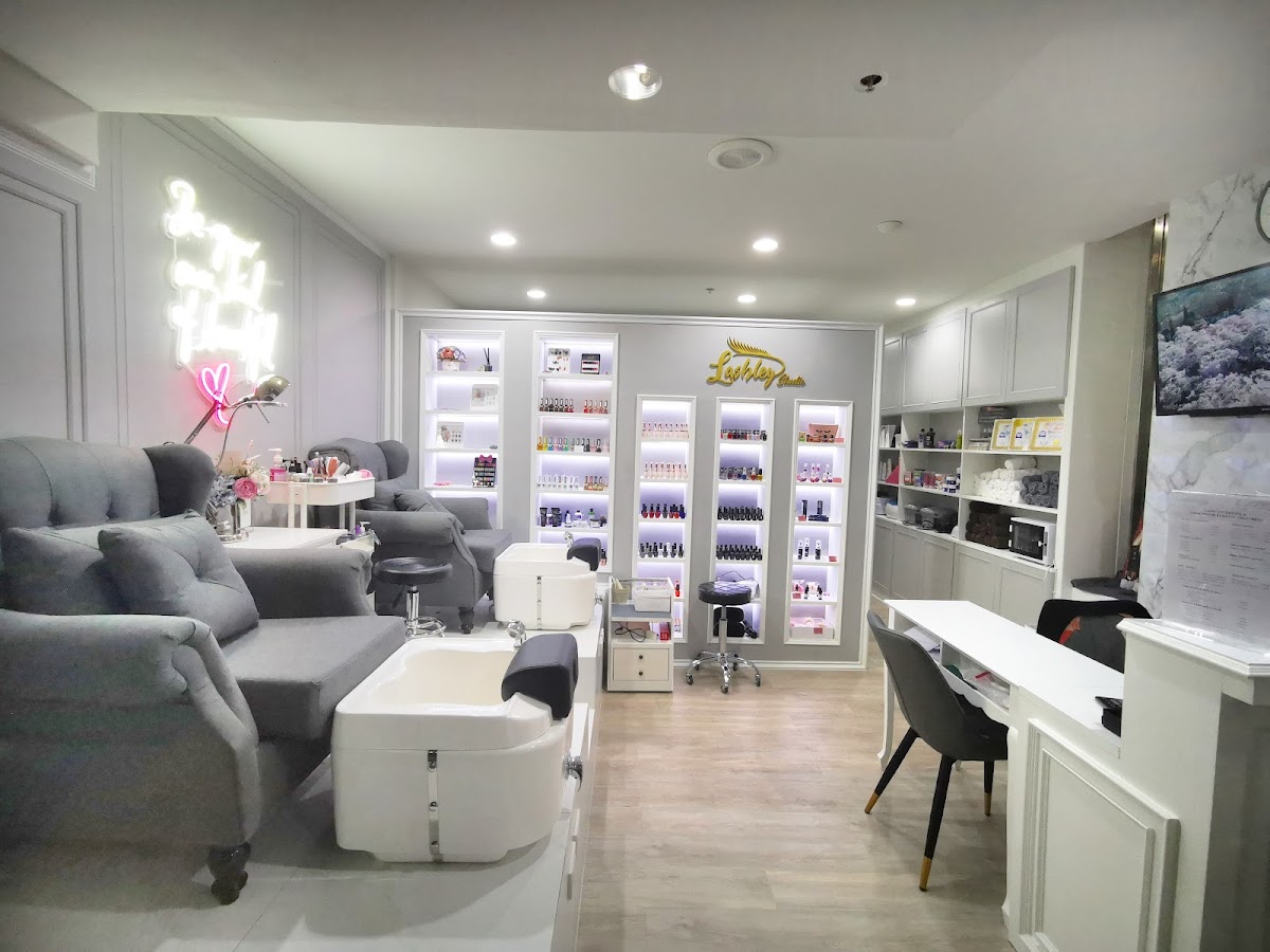 Lashley Studio | Lash & Brow Thonglor