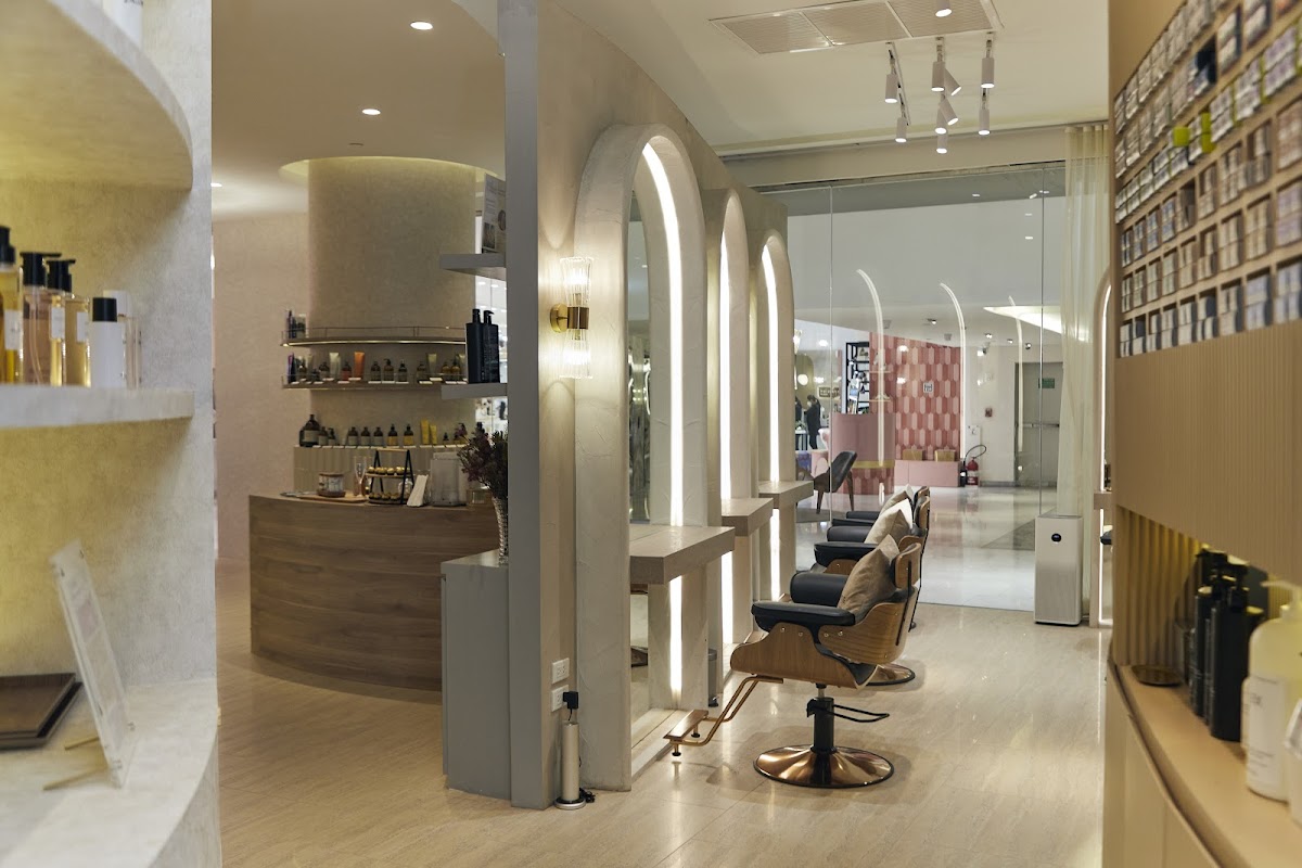 Happening Relaxing Hair & Nail Spa (Emporium)