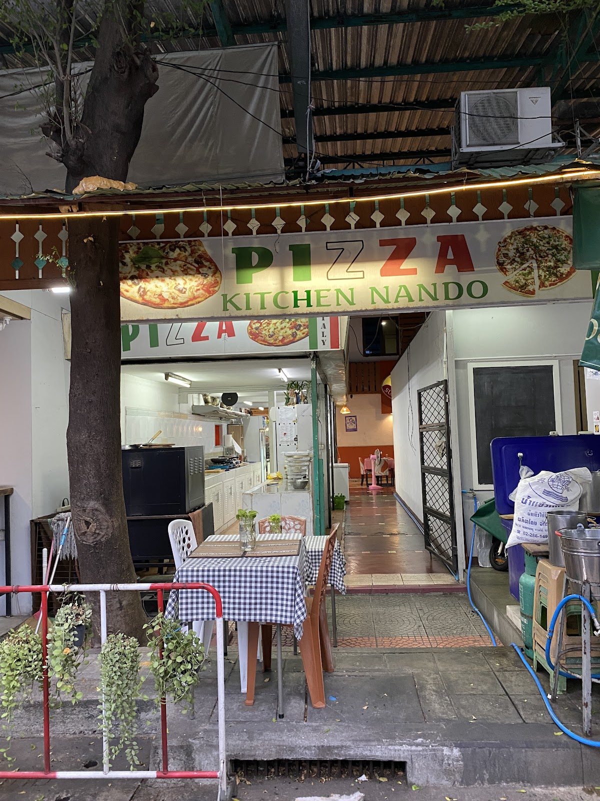 Nando Kitchen