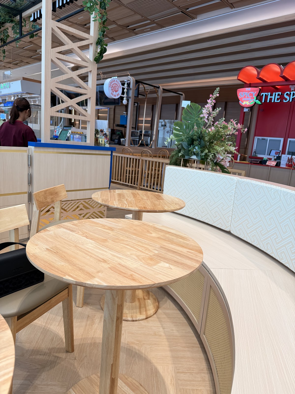 Ohana Poké (Ekkamai Corner)
