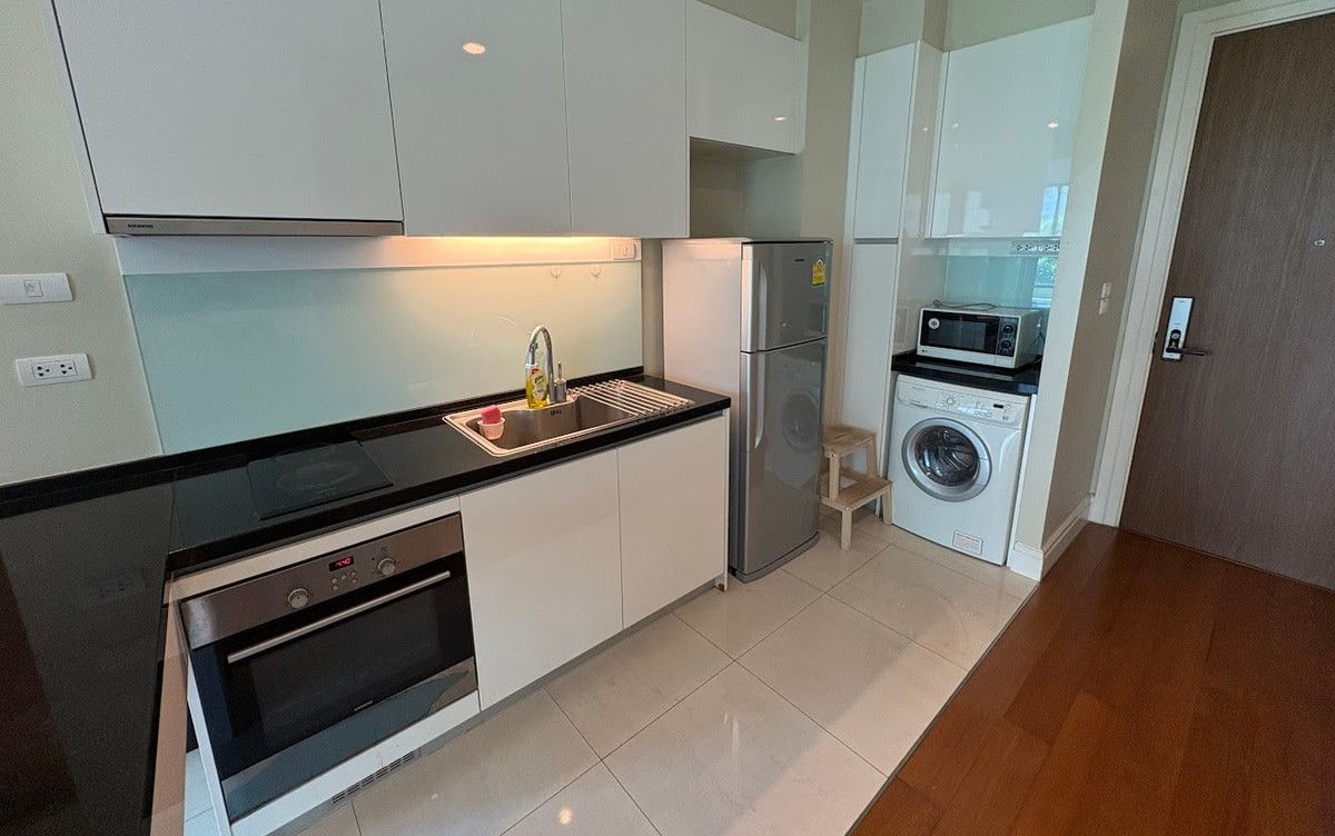 Bright Sukhumvit24 ,2 Bedroom, 2 Bathroom, 90 Sq M, Rental Price 50k/mo 0887532858 Pray. image 3