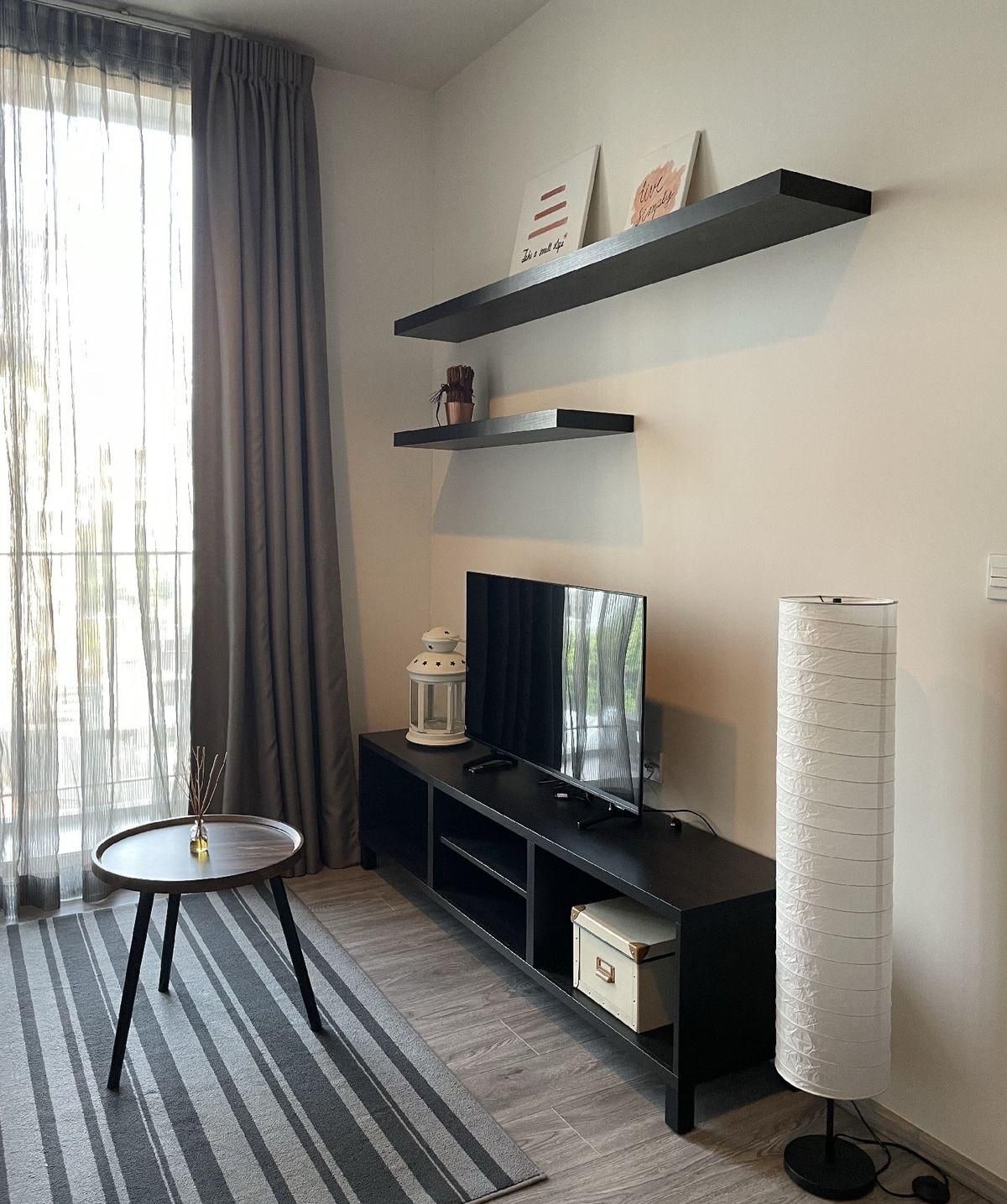 For Urgent Rent Condo Edge by Sansiri Sukhumvit 23, 1 Bedroom, Size 34 Sq M., 2nd Floor, No Blocked View, Fully Furnished, Next to Bts Asoke.