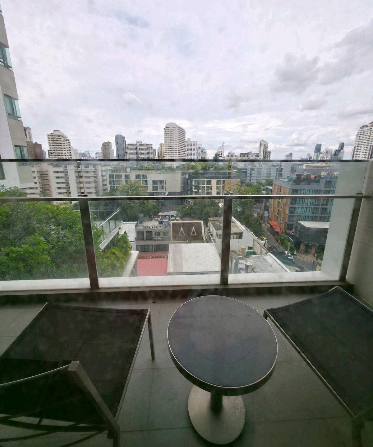 Spacious 2-bedroom of Pet Friendly Residence near Bts Thonglor.