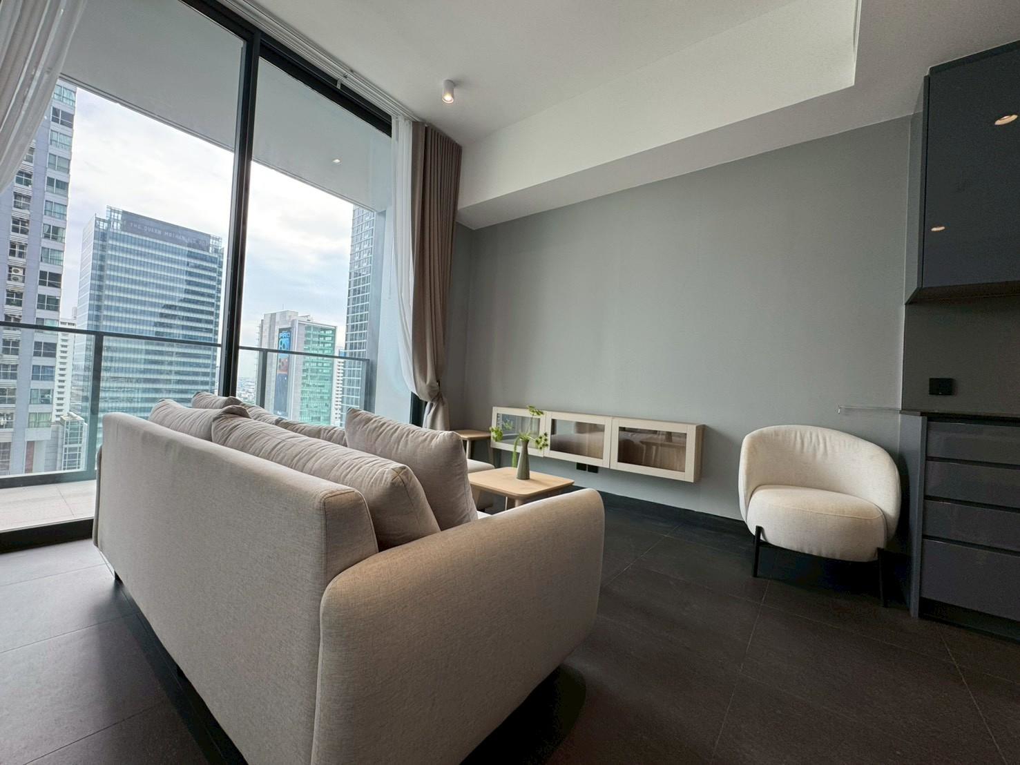 1BR1B Luxury living in Sathorn. High floor image 5
