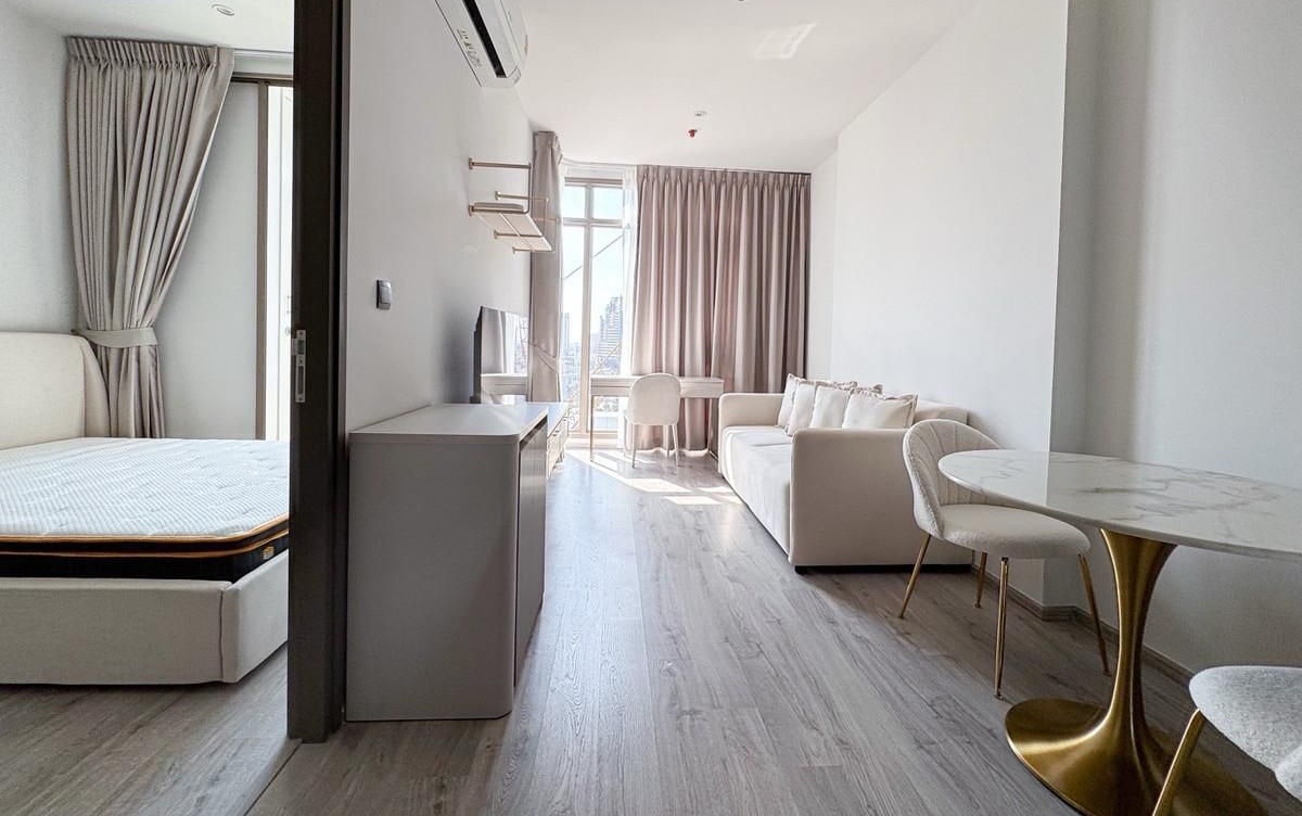 Rent Now! Brand New, Stunning Apartment Rhythm Ekkamai Estate. Prime Location in the Heart of Ekkamai-thonglor Close to Bts Ekkamai, Super Convenient Transportation.