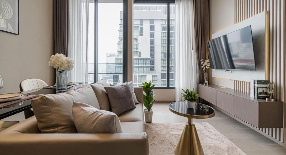 For Urgent Rent the Esse Asoke, Beautiful Room, Luxuriously Decorated, Fully Furnished, Ready to Move in Immediately. image 5