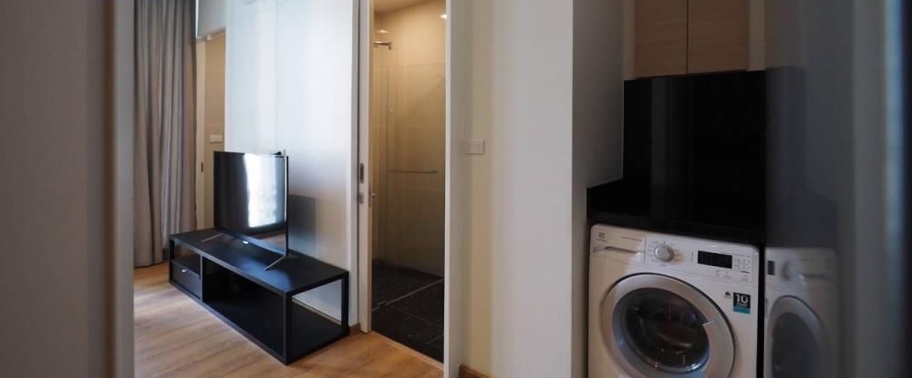 For Urgent Rent Park 24 (origin Phrom Phong) Beautiful Room, Complete Electrical Appliances, Ready to Move In.