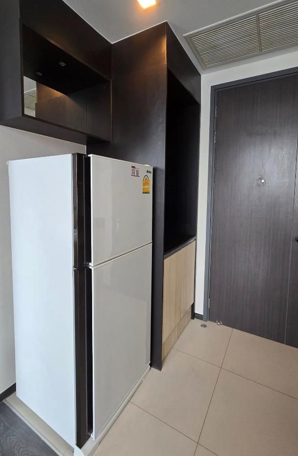 Urgent for Rent edge Sukhumvit 23, Beautiful Room, Fully Furnished, near Bts Asoke and Mrt Sukhumvit. image 5