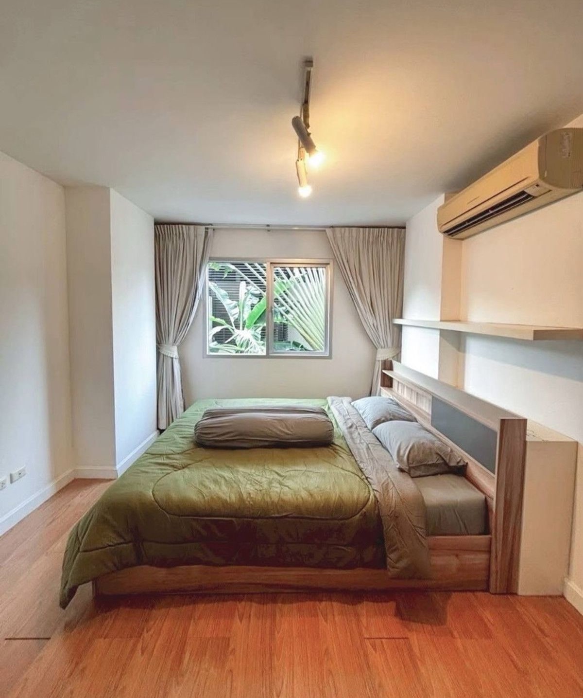 Condo near Bts Thonglor 400 Meters, Big Room 50 Sq M, 22,000. image 4