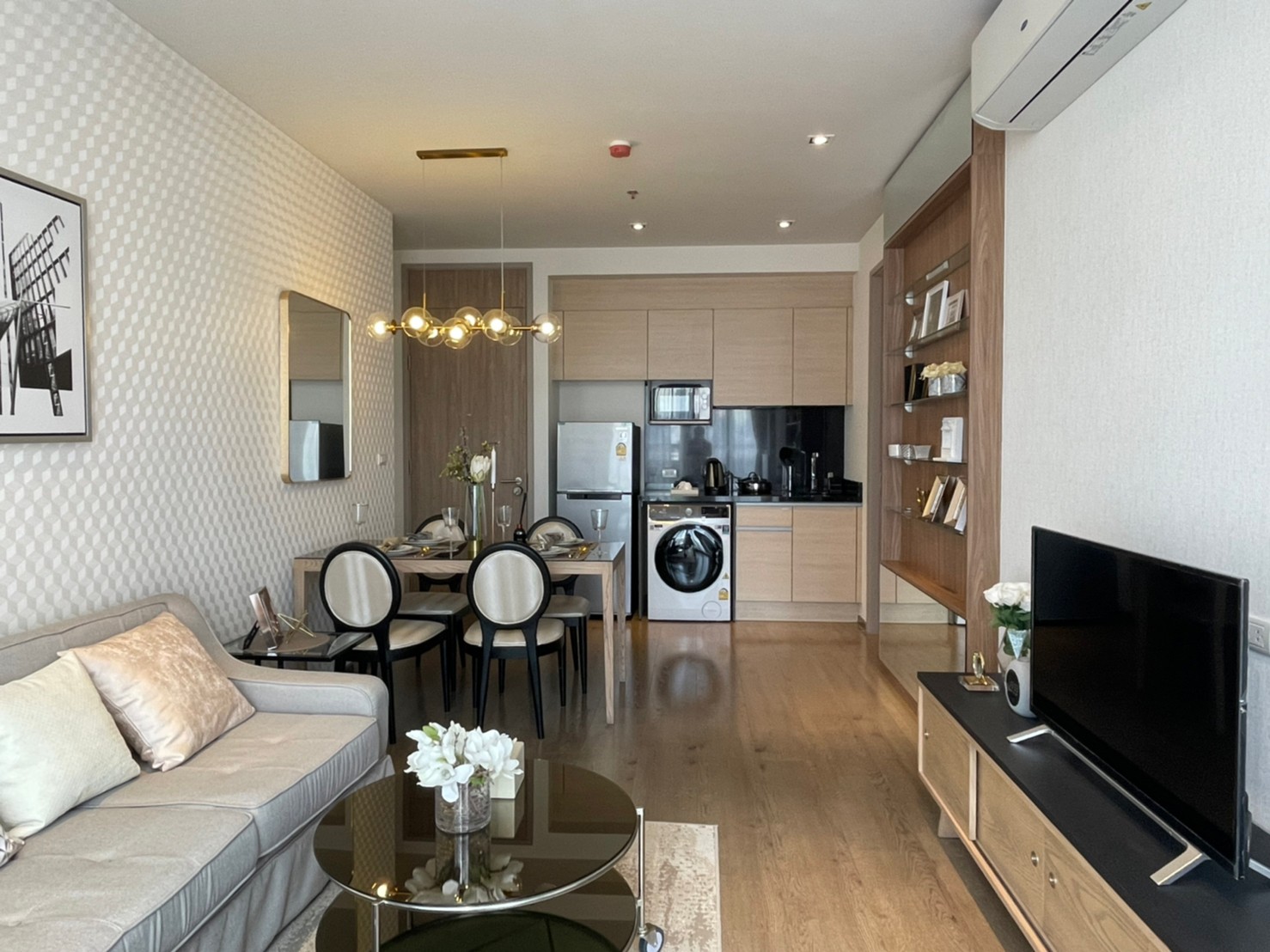 For Rent: Luxury 2 Bedroom Condo with Bathtub at Park Origin Phrom Phong Tower 6, Bangkok