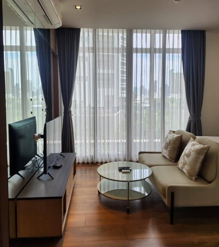 For Urgent Rent Park Origin Phrom Phong, a Luxury Condo in Sukhumvit 24 “ready to Move In“.