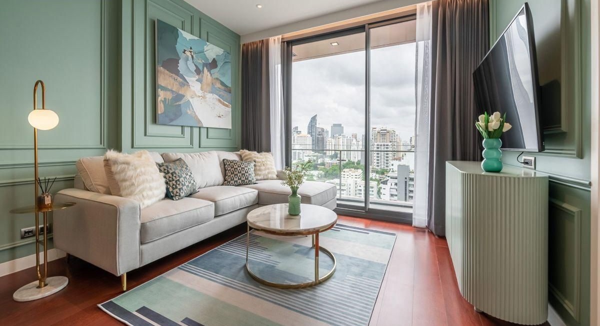 Urgent Khun by Yoo Thonglor, 2 Bedrooms, 2 Bathrooms, Super Luxury, Luxuriously Decorated, Beautiful Room, Fully Furnished.