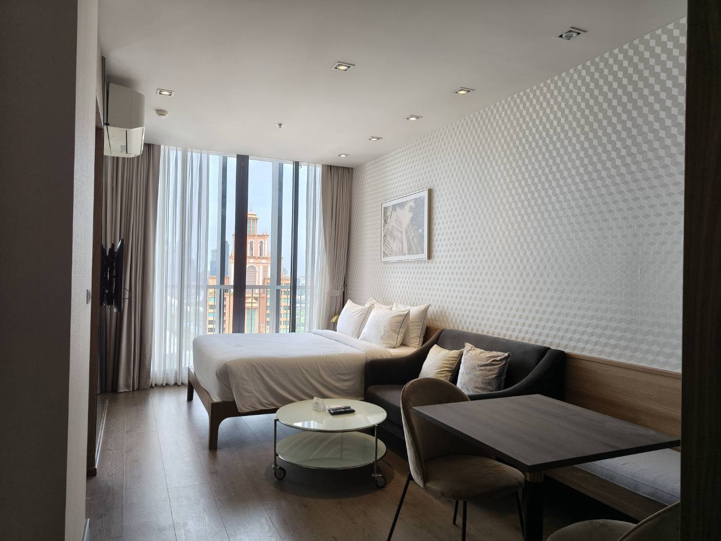 For Rent: Modern Studio Condo at Park Origin Phrom Phong Tower 5, Bangkok