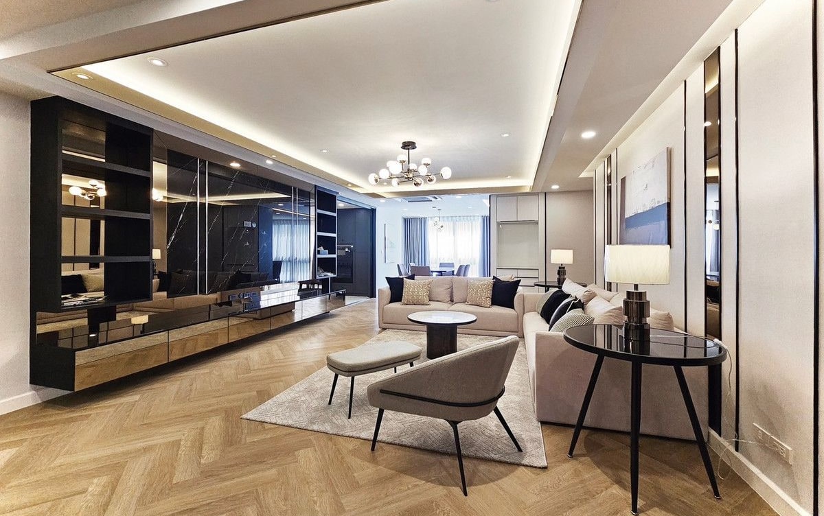 President Park Sukhumvit 24 , Pet Freindly 3 Bedroom, 3 Bathroom, 223 Sq M, Rental Price 100k/mo 0887532858 Pray.