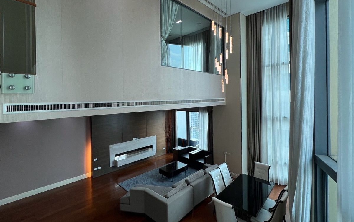 Bright Sukhumvit 24.