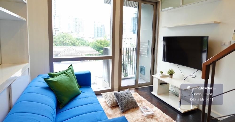 Ideo Morph 38 Pet-friendly Condo Duplex Condo Ideo Morph 38, Size 33.6 Sq M, High Ceiling, Fully Furnished, Ready to Move In, Common Area Has a Swimming Pool, Fitness Room, Convenient Location in the Heart of the City, Sukhumvit 38, near Bts T. image 2